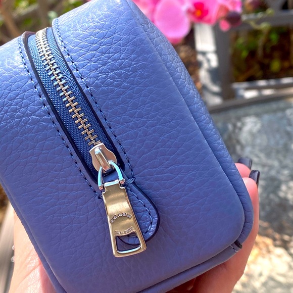 Disney X Coach Blue Periwinkle Boxy Cosmetic Case With Cinderella - Picture 14 of 17